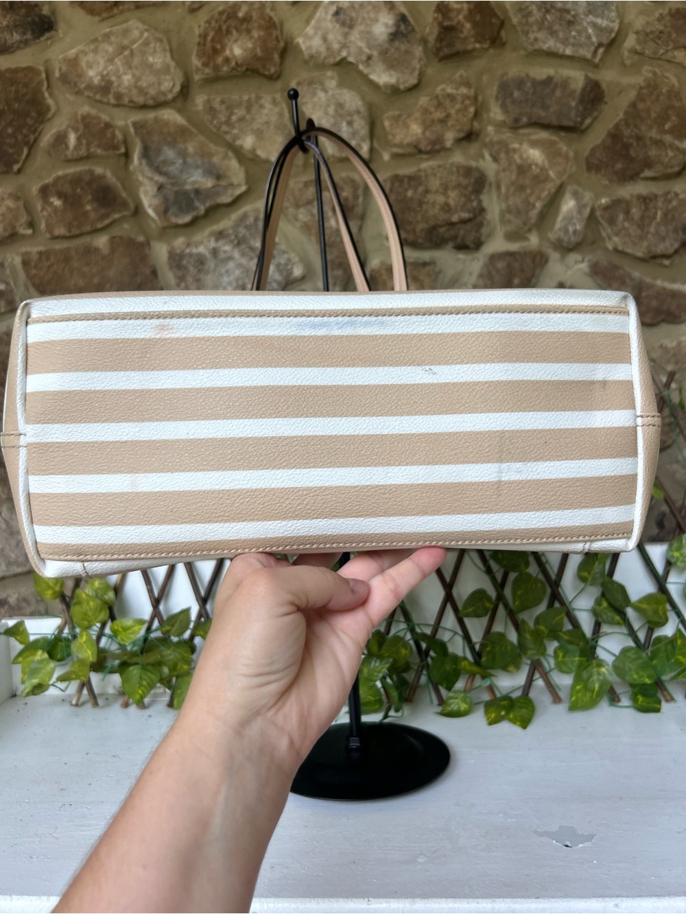 Kate Spade New York Hyde Lane Stripe Riley Tote Beige Cream Shoulder Bag - Picture 8 of 16